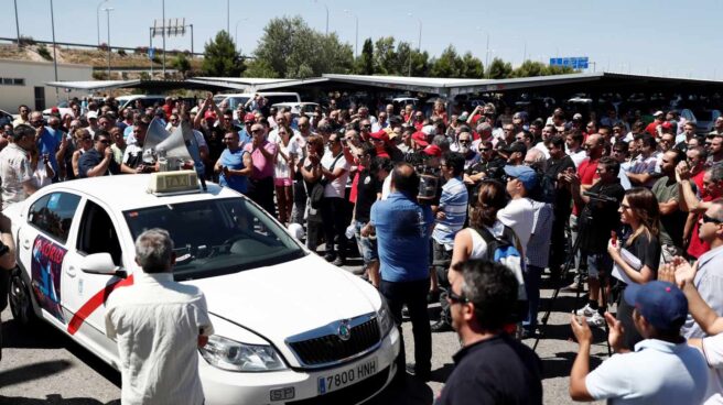 La Policía detiene a tres taxistas en Madrid e investiga más de 60 posibles agresiones
