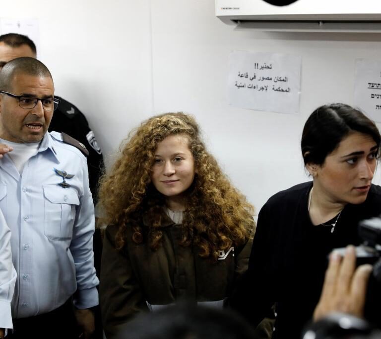 Israel libera a Ahed Tamimi, la palestina que abofeteó a un soldado israelí