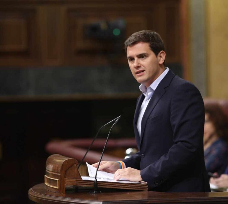 Rivera, a Sánchez: "¿Quién del PSOE está en la lista de amnistiados para no quererla publicar?"