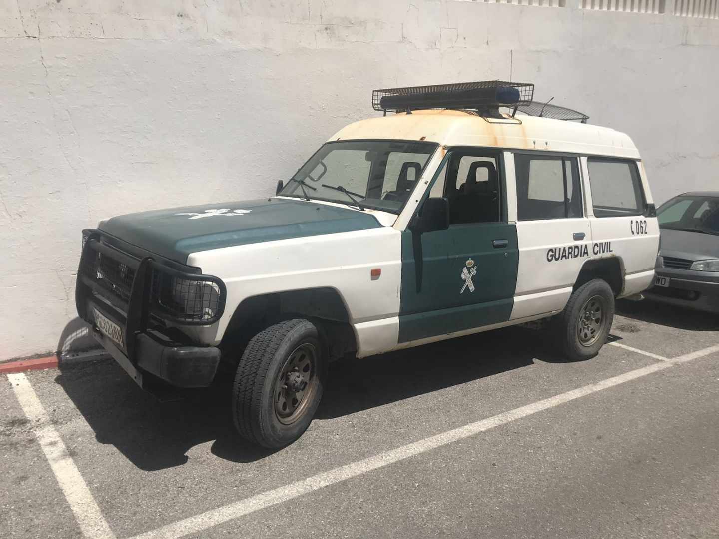 Un coche patrulla de la Guardia Civil, en una casa cuartel del Campo de Gibraltar.