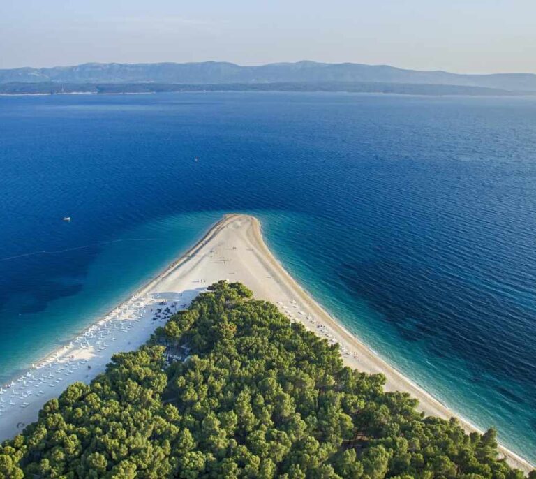Mediterráneo en estado puro: siete islas donde naufragar