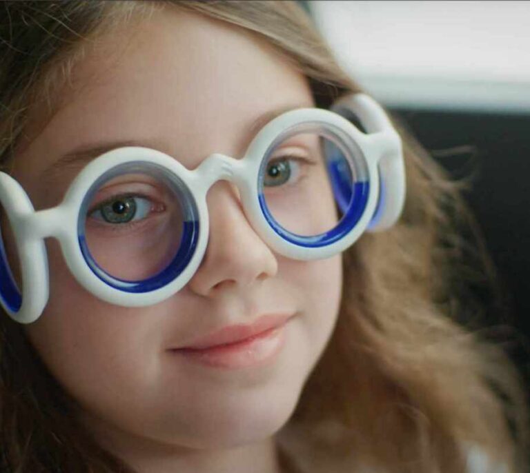 Crean unas gafas que quitan el mareo en los viajes
