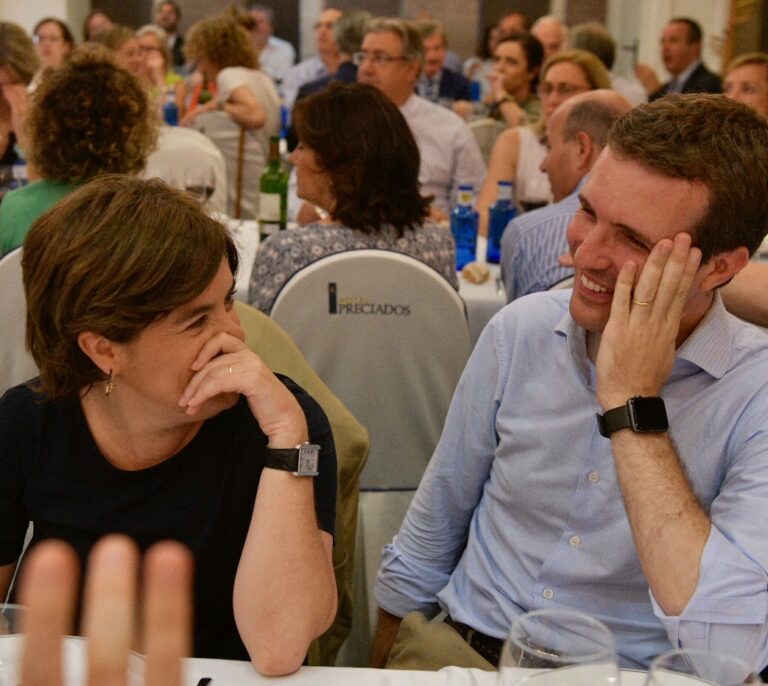 Rafael Hernando llama a la "unidad" en la cena del PP