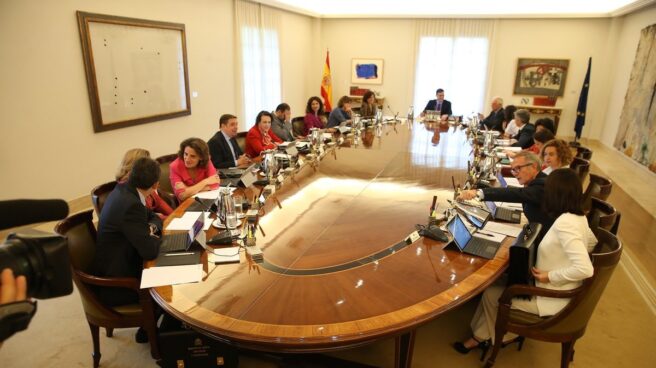 Pedro Sánchez y sus ministros viajarán juntos a Barcelona el mismo viernes 21-D