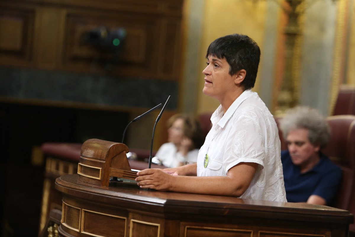 La diputada de EH Bildu, Marian Beitialarrangoitia. durante una intervención en el Congreso de los Diputados.