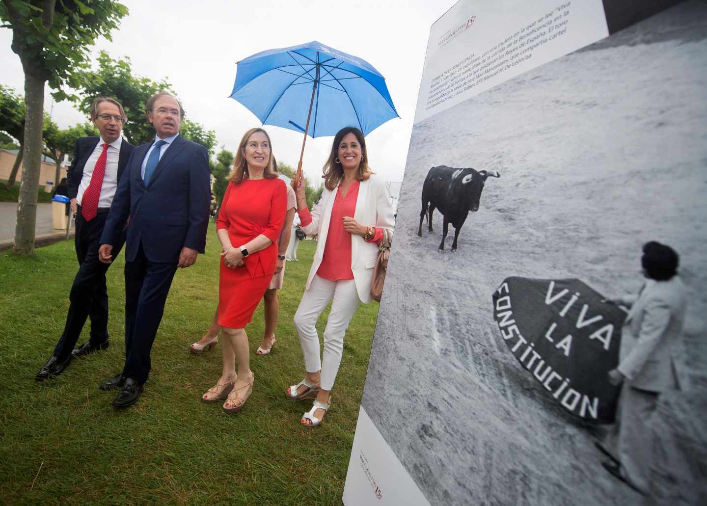 García Escudero y Pastor, en la exposición "40 años de España en Democracia".