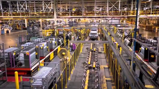 La planta de Ford en Valencia perderá un 60% de producción y 1.000 puestos de trabajo este año Los vaivenes políticos castigan a la I+D
