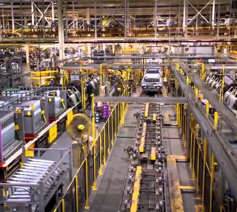 La industria sufre: la producción registra el mayor desplome en seis años