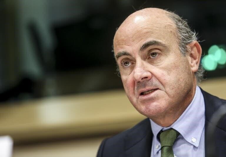 Guindos (BCE) reclama a los gobiernos europeos “coronabonos” y defiende una renta básica