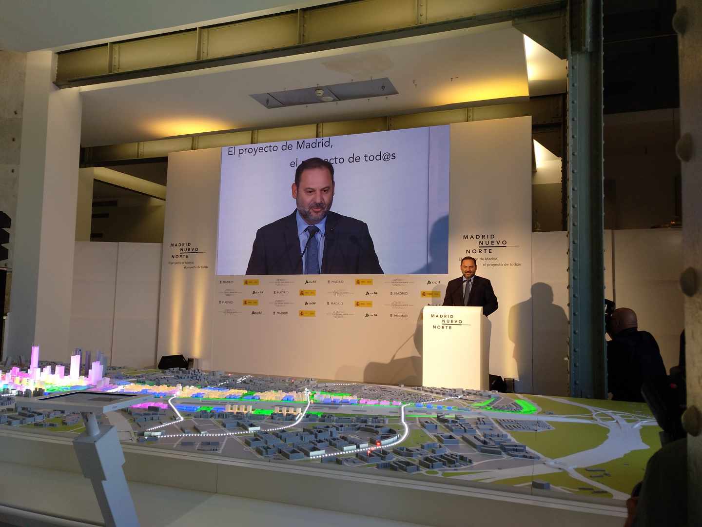 Ábalos durante la presentación del proyecto.