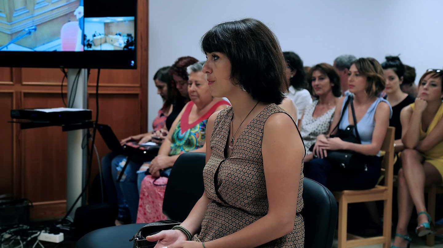 Juana Rivas en el juzgado de Granada