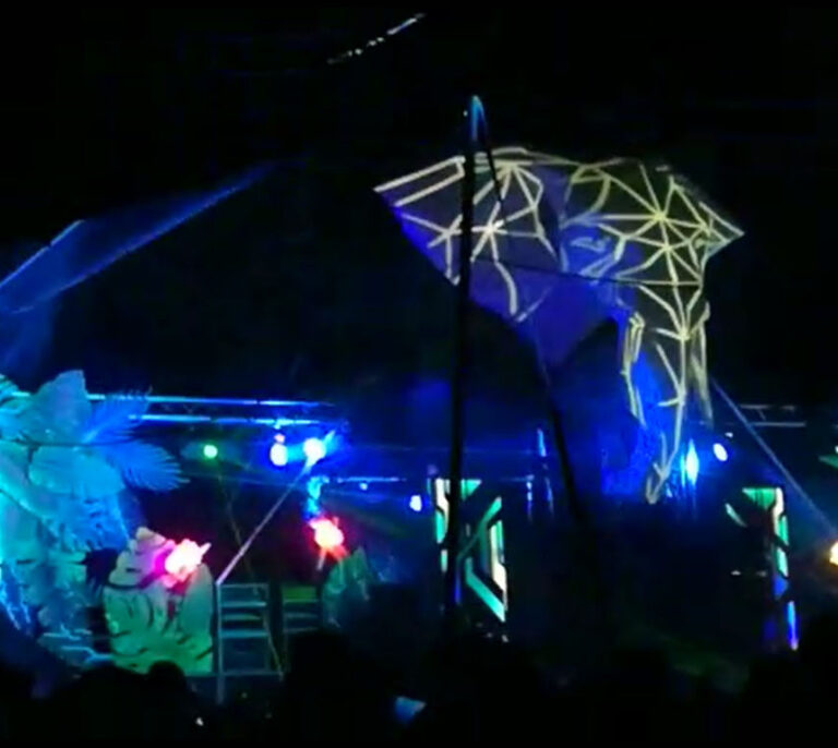 Viaje a Villar del Saz de Navalón, la pedanía que amaba las raves: "¡Que vuelvan!"