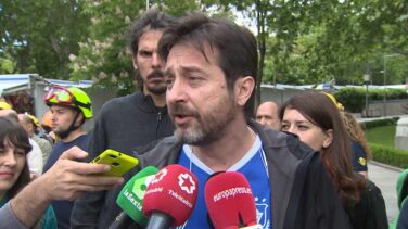 Podemos invita a Casado a demostrar que es un "buen cristiano" con los inmigrantes