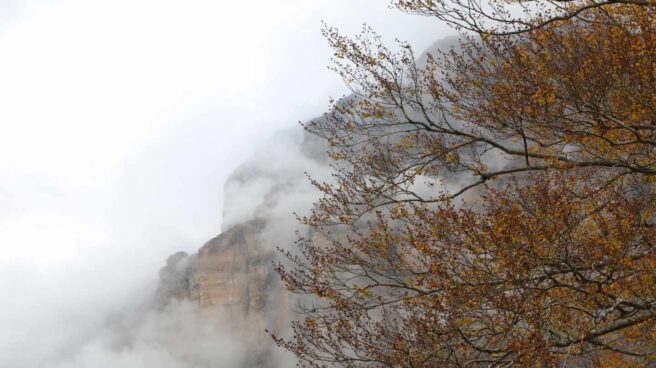 Ordesa-Niebla en otoño-Autor Ángel Fdez Cordero