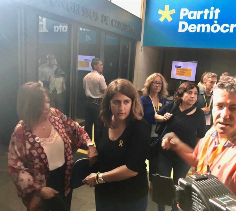 Pascal apela a las bases para resistir la opa de los críticos dirigida por Puigdemont