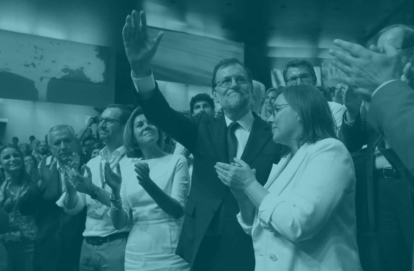 Rajoy saluda a los compromisarios del congreso del PP.