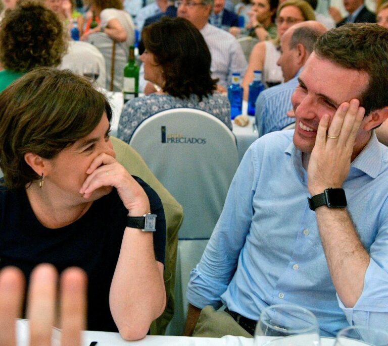La guerra del PP, en 10 actos: las 'pullas' cruzadas entre Casado y Santamaría