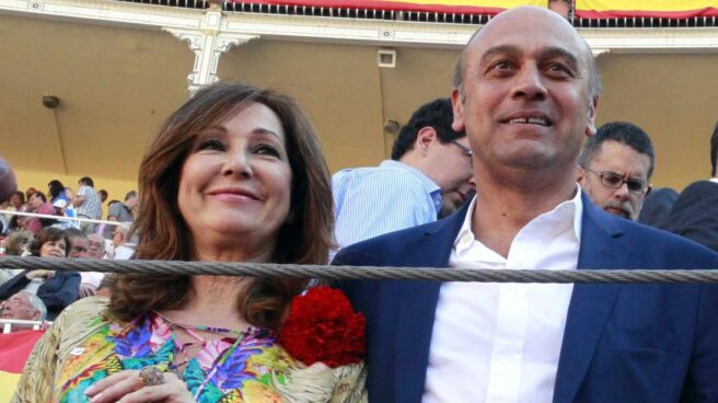 La periodista Ana Rosa Quintana y su marido, el empresario Juan Muñoz.