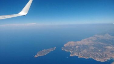 Aerolíneas y navieras, bajo vigilancia por si suben precios con la nueva ayuda a las islas