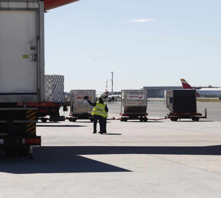 No habrá huelga del personal de tierra en todos los aeropuertos de España en plena 'operación salida'