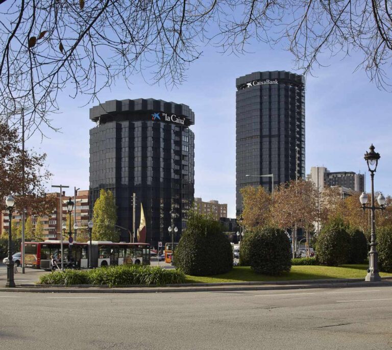 CaixaBank dispara su beneficio del primer semestre un 54% hasta los 1.298 millones