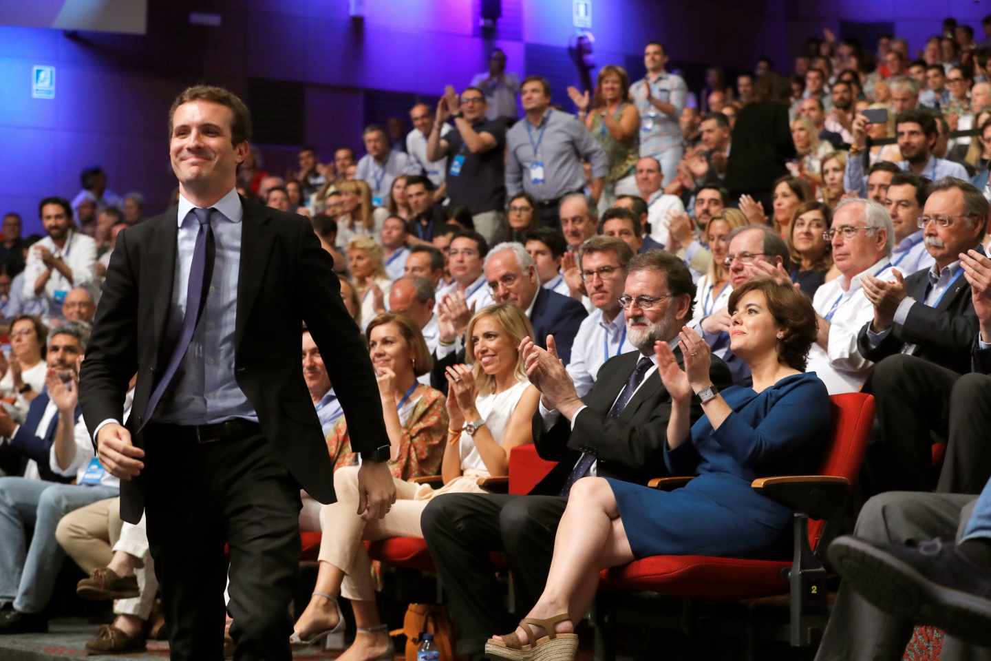 Pablo Casado, ante Rajoy y Santamaría.