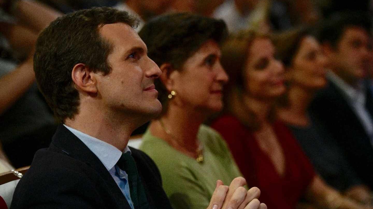 Pablo Casado y María San Gil.