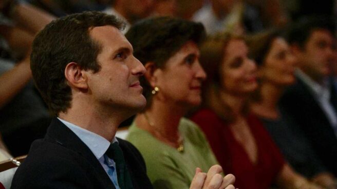 Pablo Casado y María San Gil.