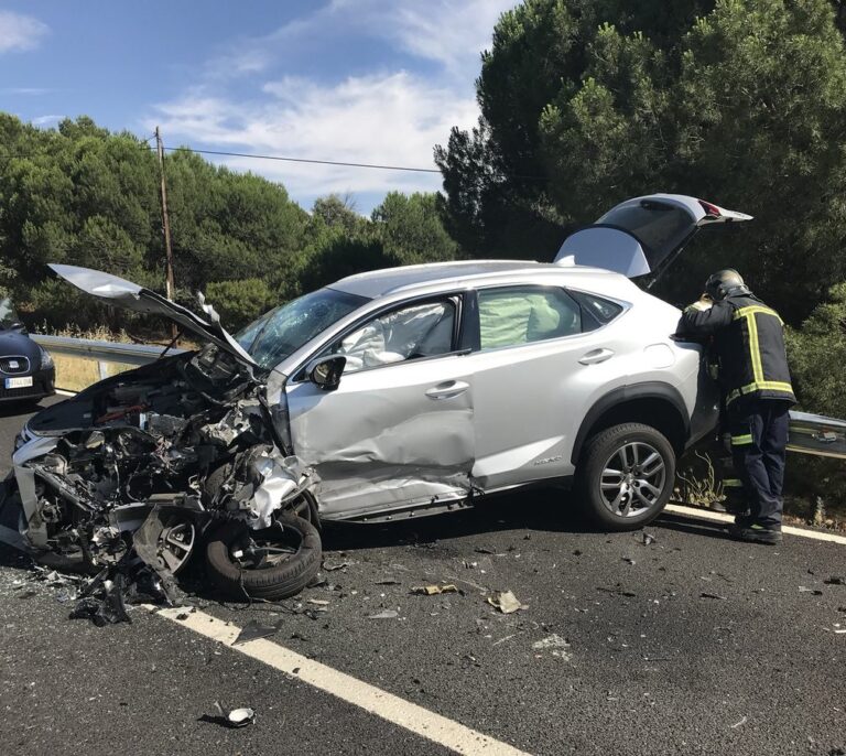 Aparcar el móvil, objetivo número uno de la DGT