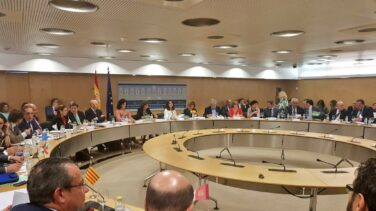 Las comunidades autónomas se libran de sumar 5.000 millones de euros a su déficit