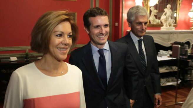 Pablo Casado, acompañado de María Dolores de Cospedal y Adolfo Suárez Illana.