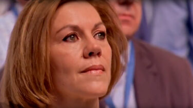 Las lágrimas de Cospedal al sonar el himno de España en el arranque del Congreso del PP