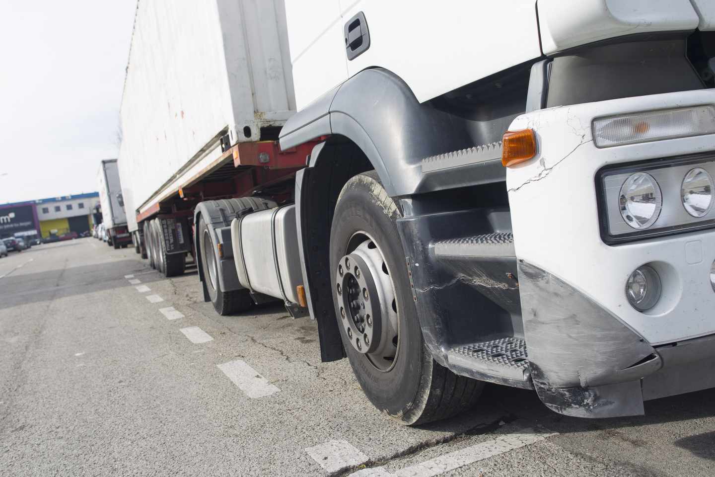 Muere un motorista tras chocar contra un camión cuyo conductor iba drogado