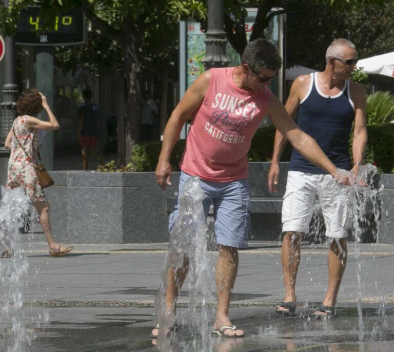Pese al calentamiento global, cada vez muere menos gente por el calor en España