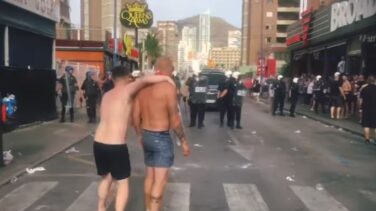 Calles cortadas y cientos de policías para blindar Benidorm frente a los hooligans