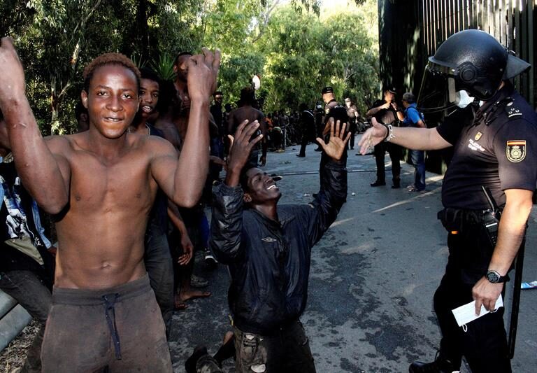 Gobiernos de Ceuta y Melilla piden denegar la nacionalidad a los hijos de inmigrantes