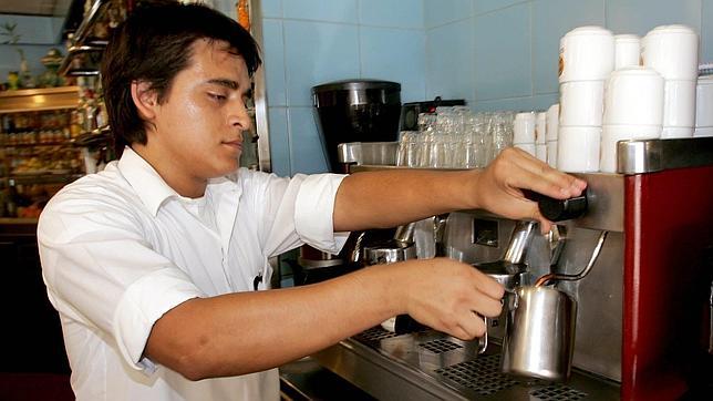 Un inmigrante trabajando en España.