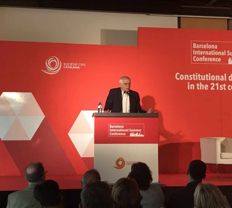 Borrell afirma que retirar acusaciones a los presos es una cuestión judicial y no del Gobierno