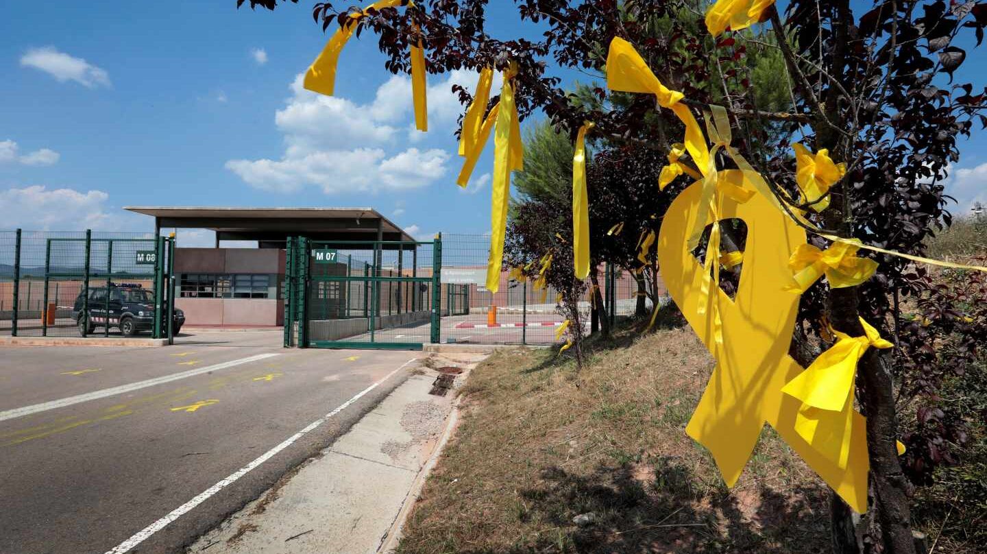 Acceso a la cárcel de Lledoners.