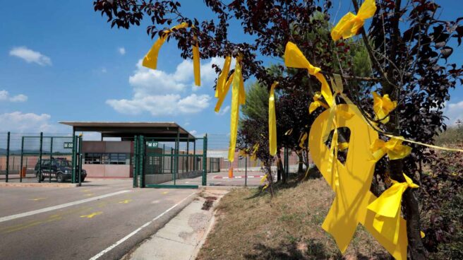 Acceso a la cárcel de Lledoners.