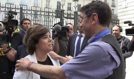 Santamaría califica el gesto de Monedero como "muy agresivo, muy machista y muy desagradable"