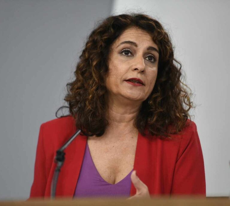 El Gobierno justifica la relajación del déficit: "Evitará un ajuste drástico de 11.000 millones"