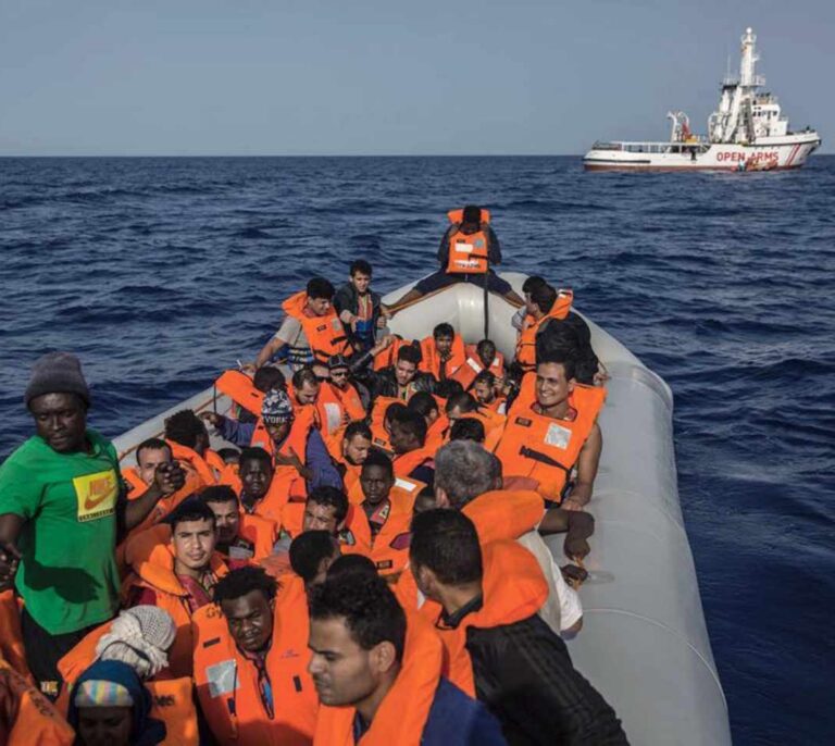 Barcelona pide el mismo trato para el 'Open Arms' que para el 'Aquarius'