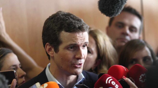 Casado rechaza que la comida con ministros del Gobierno de Rajoy sea contra Santamaría