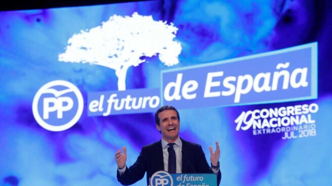 Casado replica a Santamaría al defender el derecho de los compromisarios a elegir a su líder