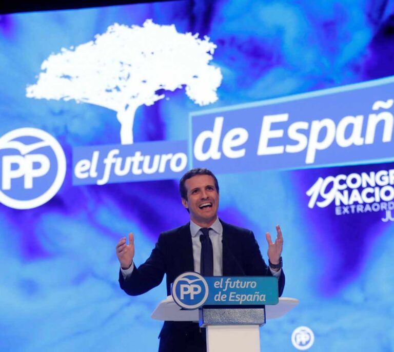 Casado replica a Santamaría al defender el derecho de los compromisarios a elegir a su líder