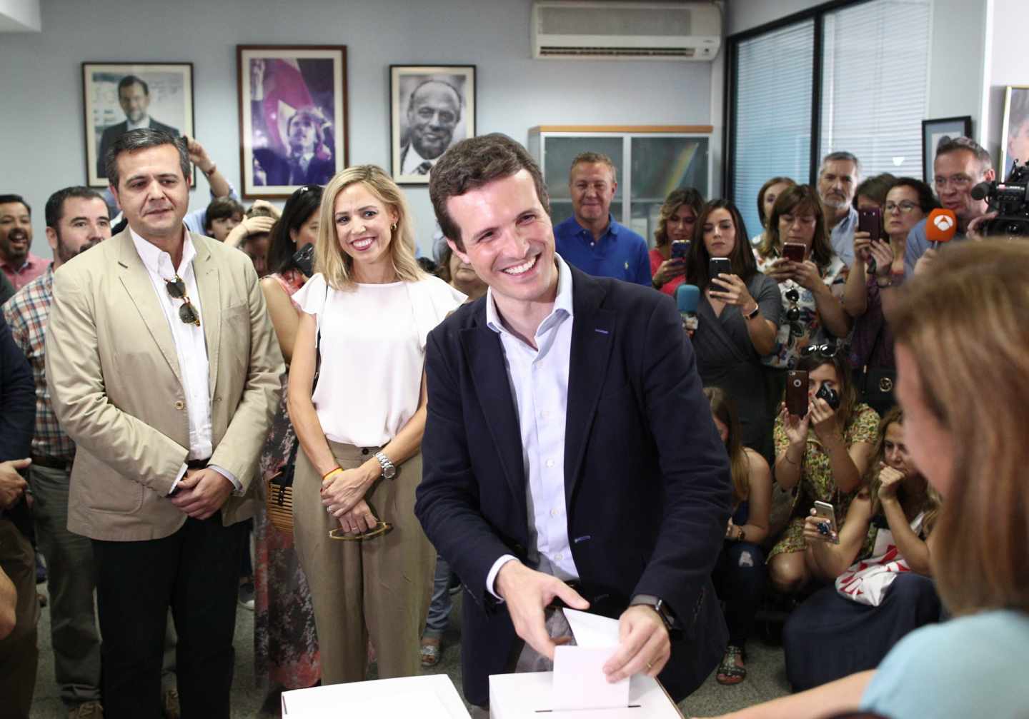 Pablo Casado vota en las primarias del PP en Madrid.