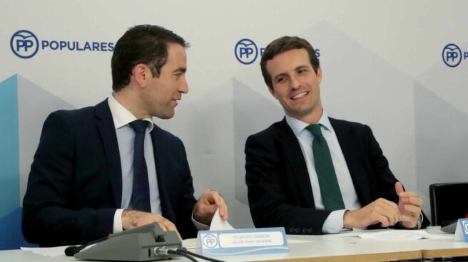 El presidente del PP, Pablo Casado, junto a su secretario general, Teodoro García Egea.