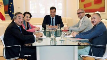 CEOE advierte: subir los impuestos a las empresas puede hundir el pacto salarial