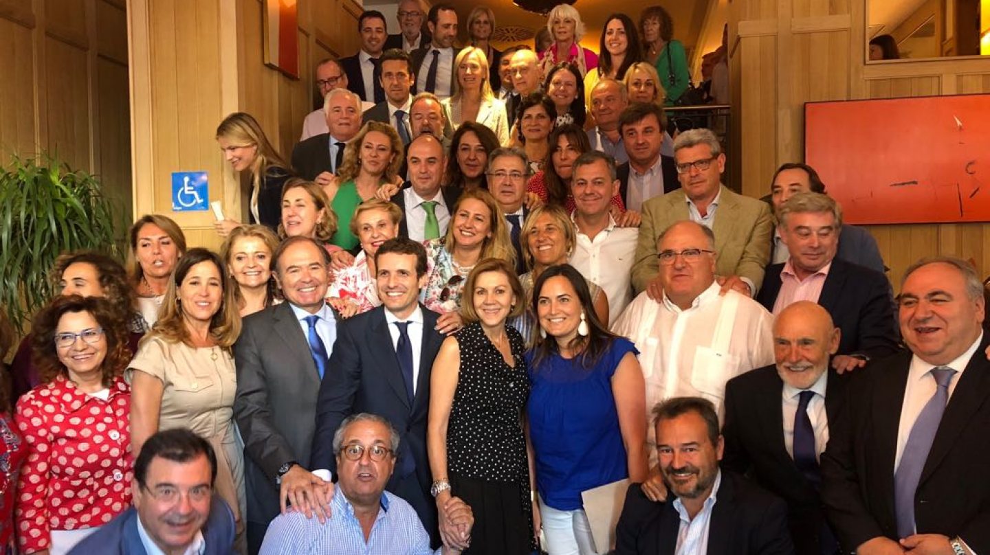 Despedida de miembros del PP a Cospedal.
